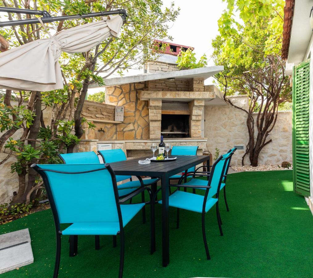 Apartments Summer Touch Petrcane Exterior photo